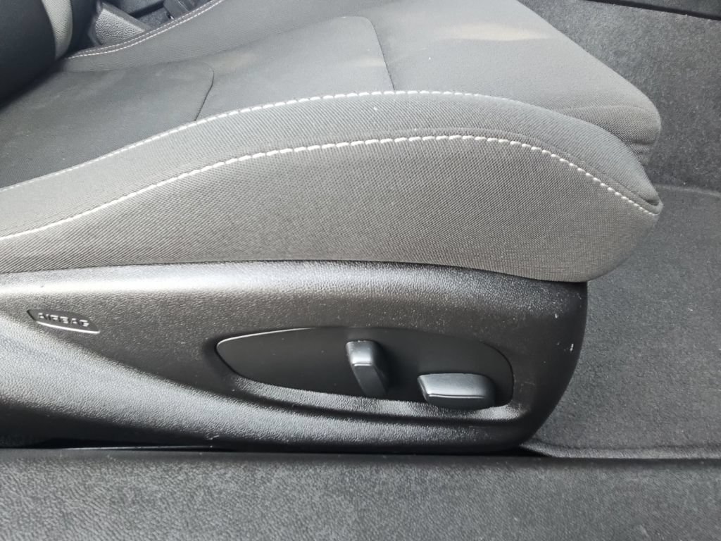 Used 2020 Chevrolet Camaro LT RWD image 21