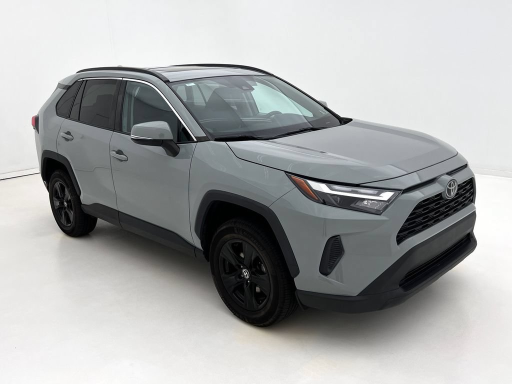 Used 2022 Toyota RAV4 XLE w/ Convenience Package AWD/4WD image 2