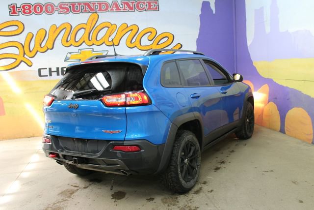 Used 2017 Jeep Cherokee Trailhawk AWD/4WD image 8