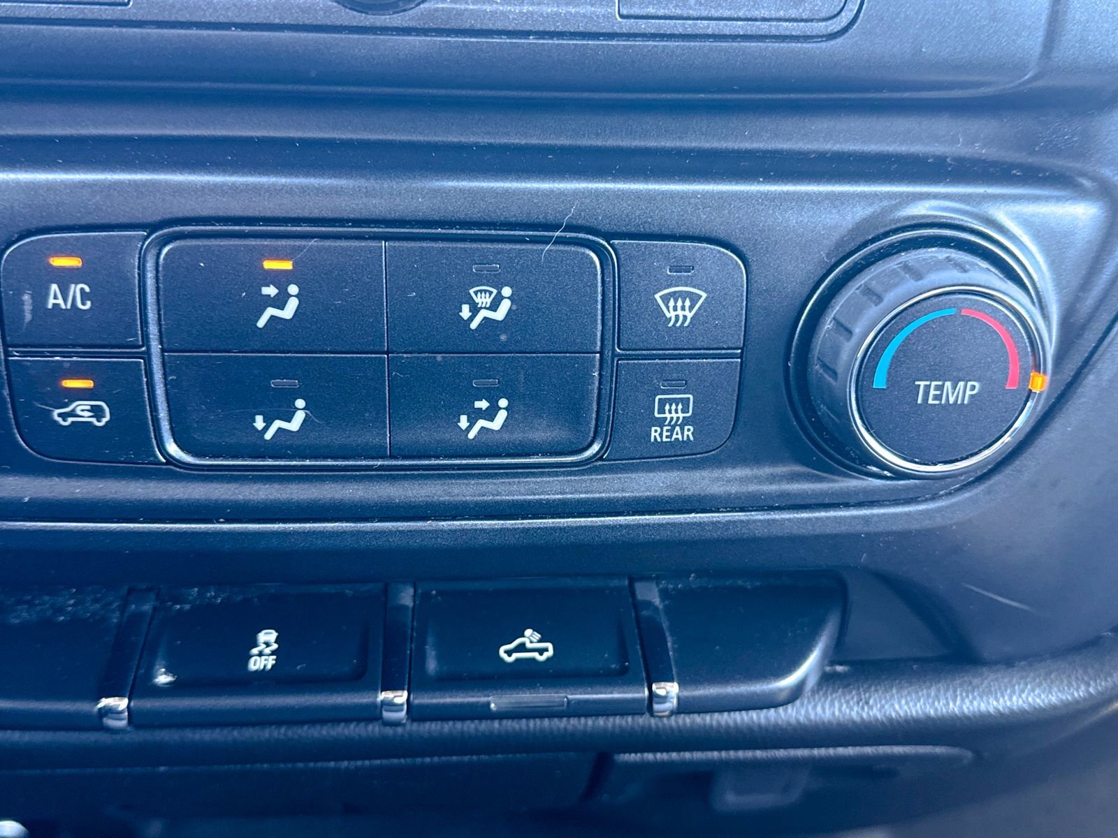 Used 2018 Chevrolet Silverado 1500 Custom w/ Custom Value Package image 32