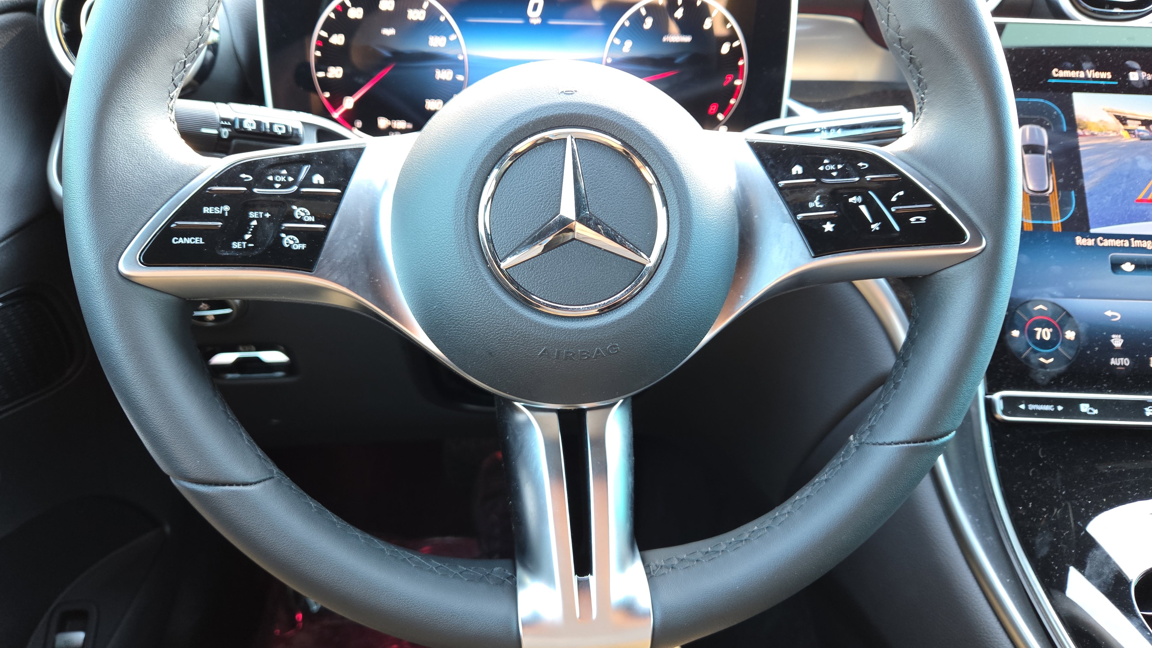 Used 2025 Mercedes-Benz GLC 300 image 16