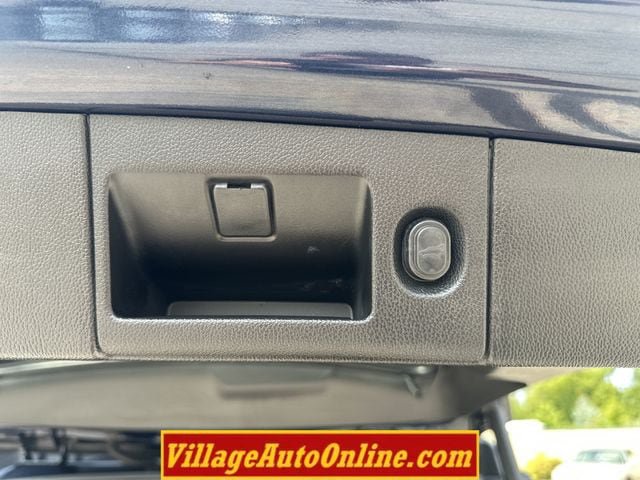 Used 2020 Cadillac Escalade ESV Premium Luxury AWD/4WD image 44