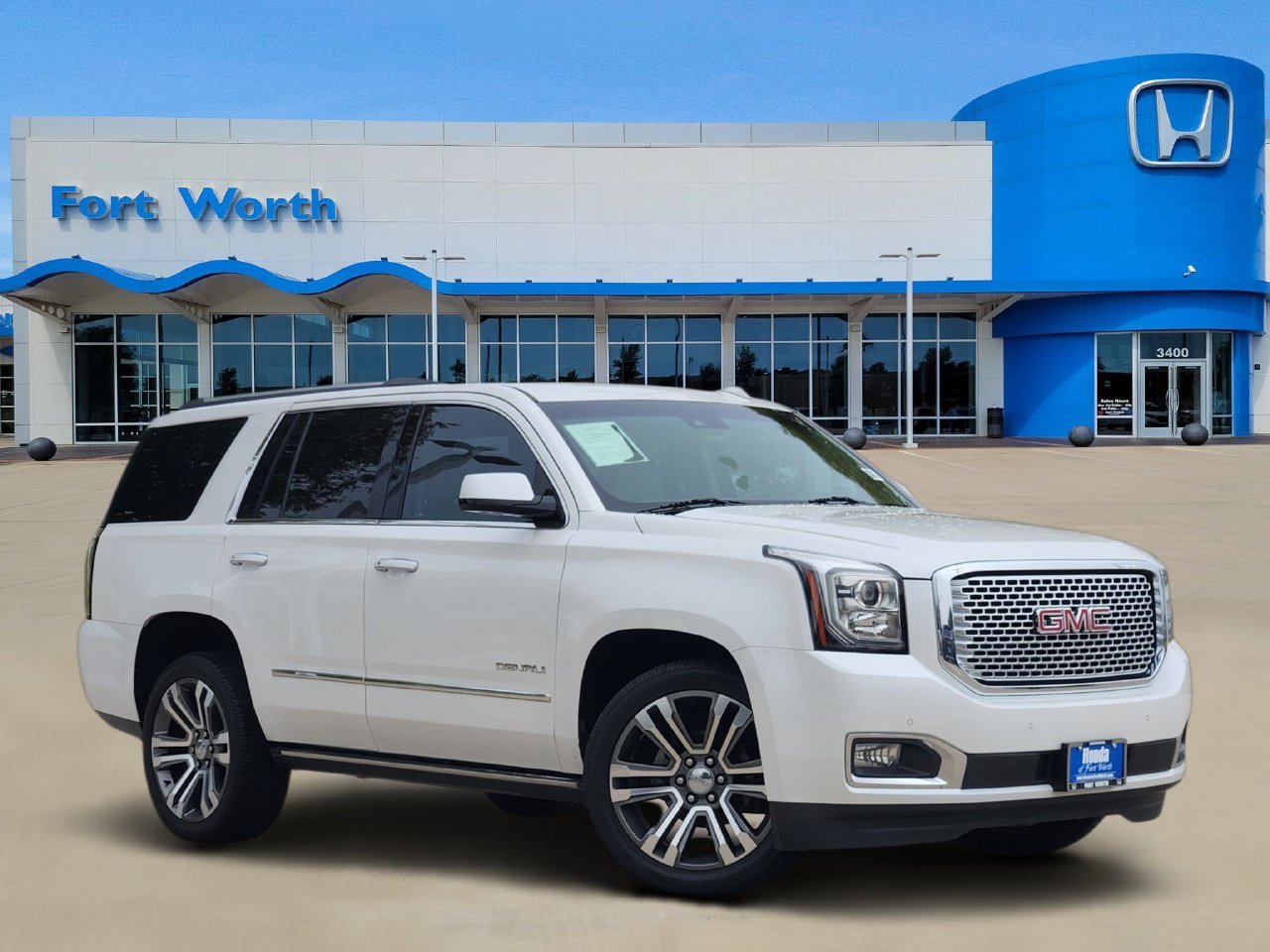 Used 2017 GMC Yukon Denali w/ Open Road Package AWD/4WD image 1
