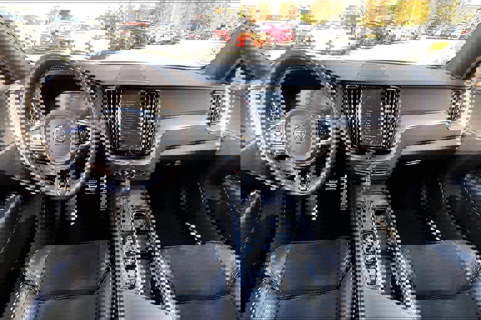 Used 2018 Volvo XC60 T5 R-Design w/ Convenience Package image 13