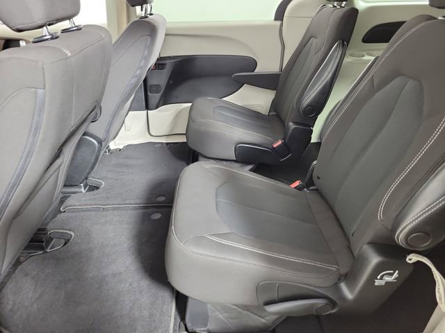 Used 2023 Chrysler Voyager LX FWD image 12