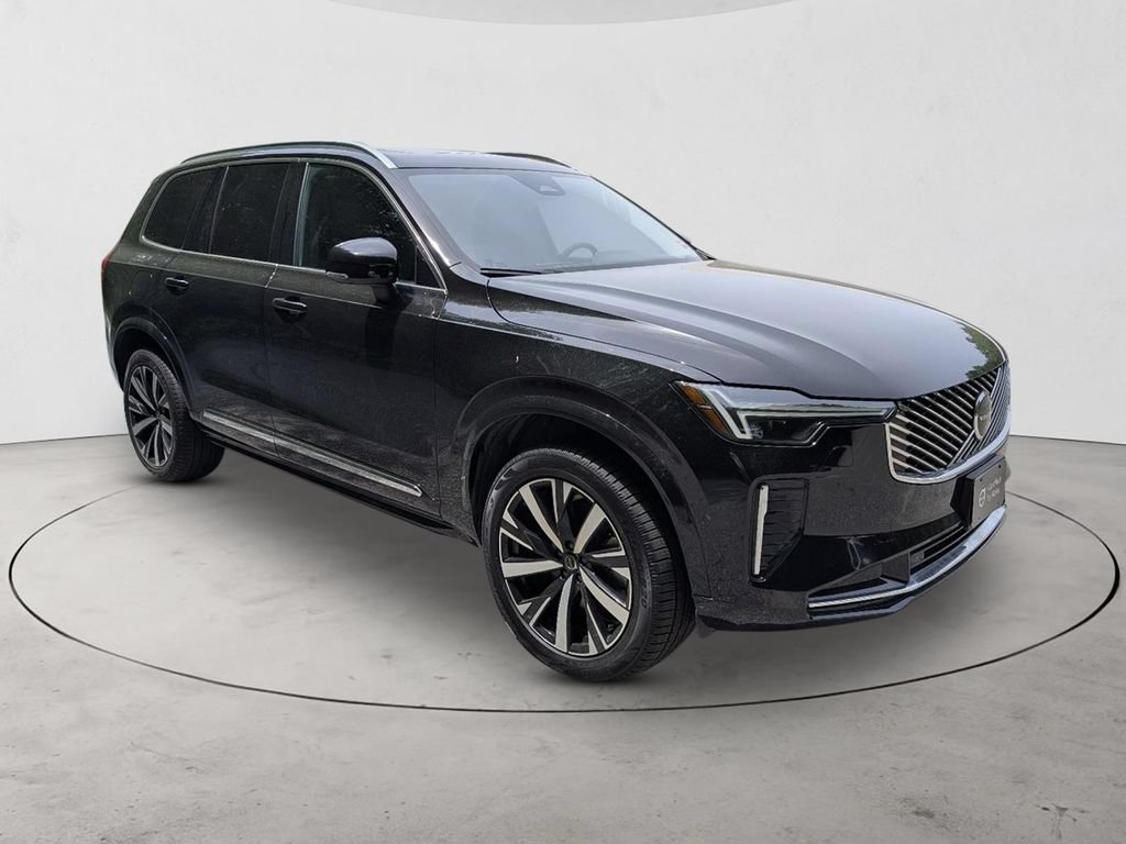 Certified 2025 Volvo XC90 B6 Core AWD/4WD image 3