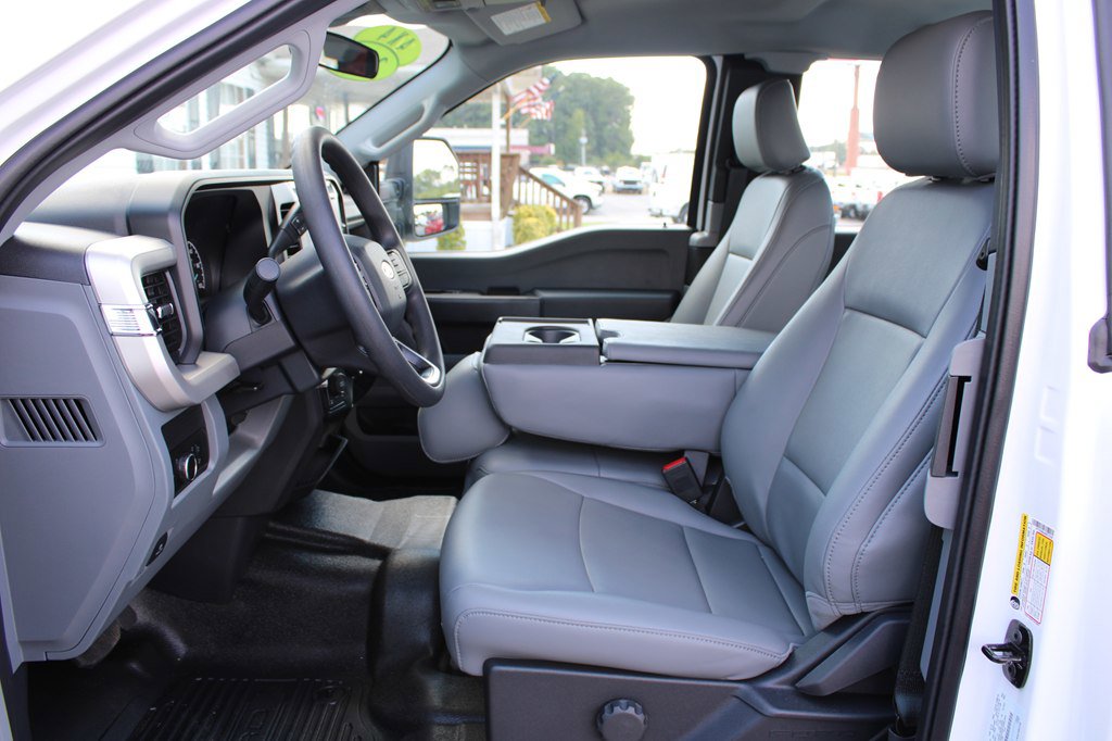 Used 2025 Ford F250 XLT image 14