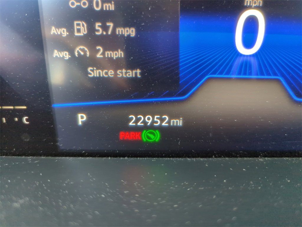 Used 2022 Volkswagen Tiguan SE R-Line image 46