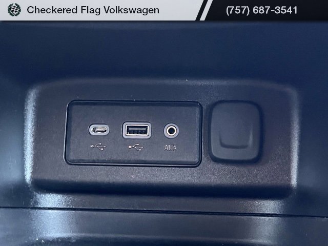 Used 2020 Chevrolet Equinox LT w/ Midnight Edition image 40