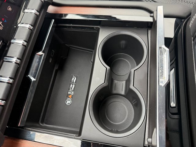 Used 2025 GMC Yukon Denali w/ Denali Reserve Package image 22