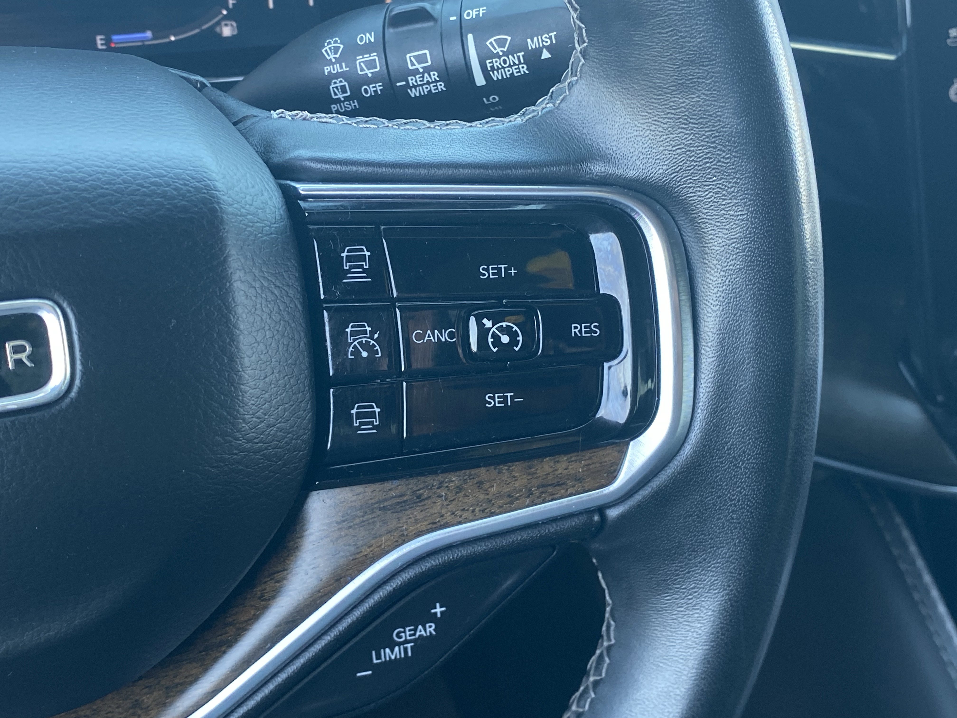 Certified 2022 Jeep Grand Wagoneer Series I AWD/4WD image 24