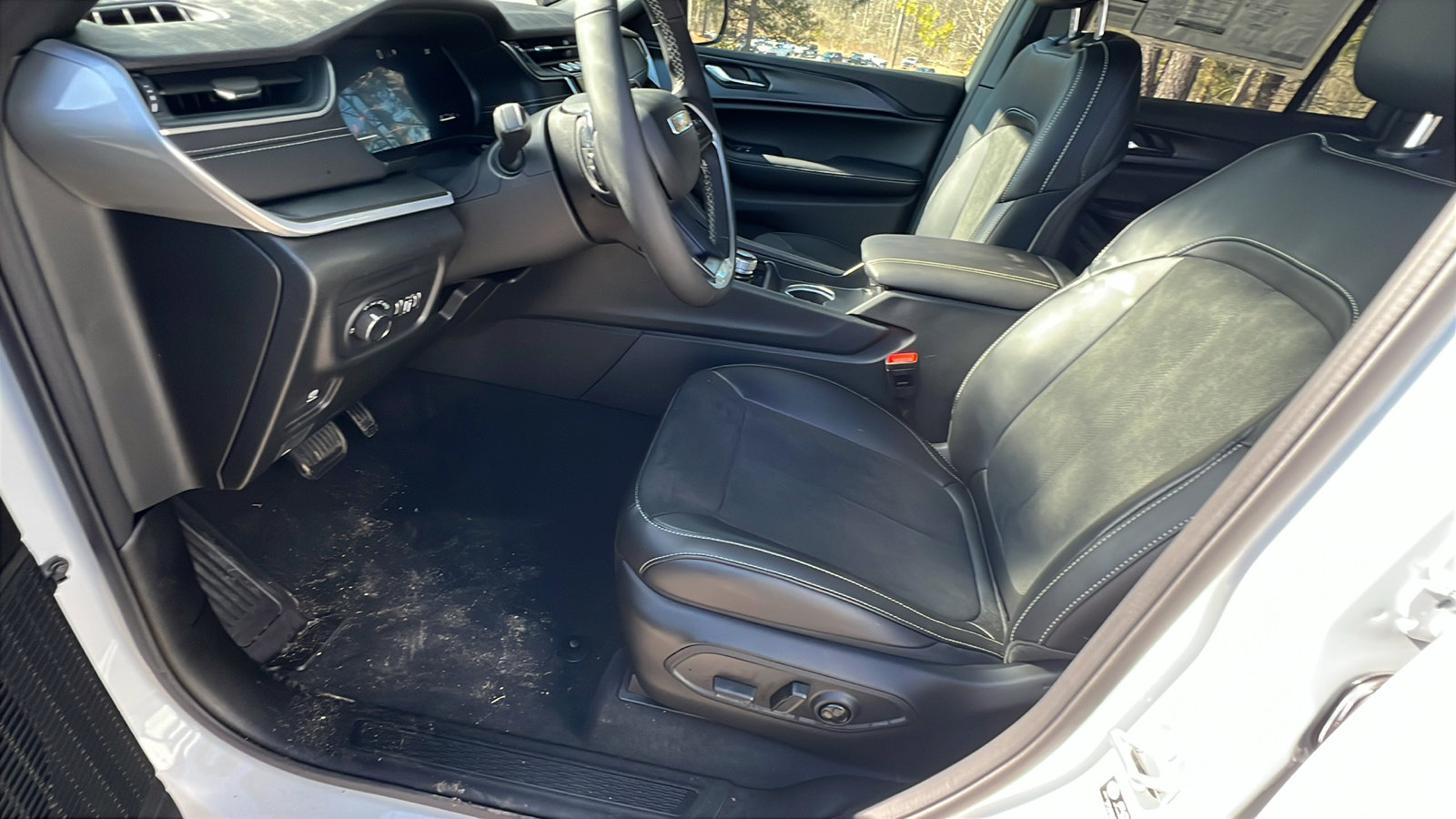 New 2025 Jeep Grand Cherokee 4WD image 16