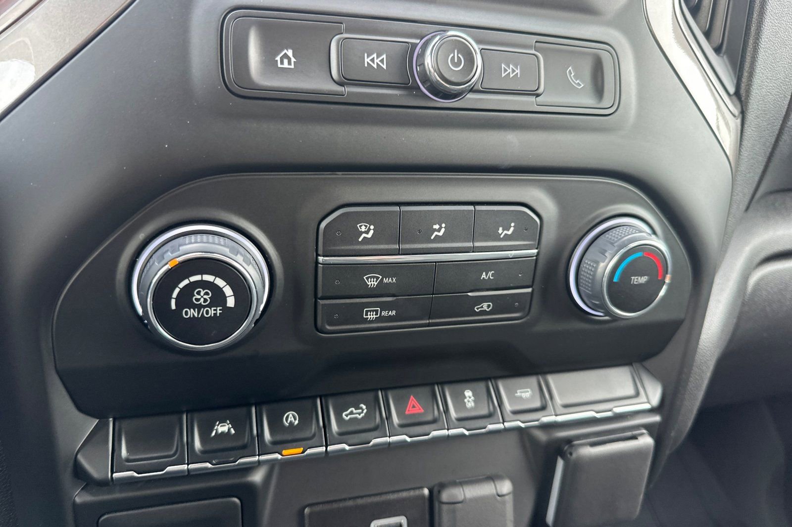 Used 2026 Chevrolet Silverado 1500 Custom w/ Turbomax Blackout Package image 27