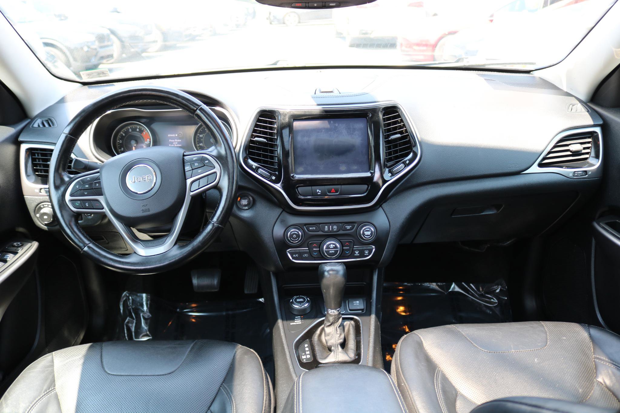 Used 2020 Jeep Cherokee Limited image 41
