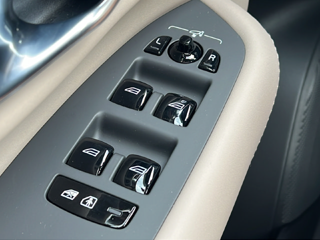 New 2027 Volvo XC90 B6 Plus AWD/4WD image 19