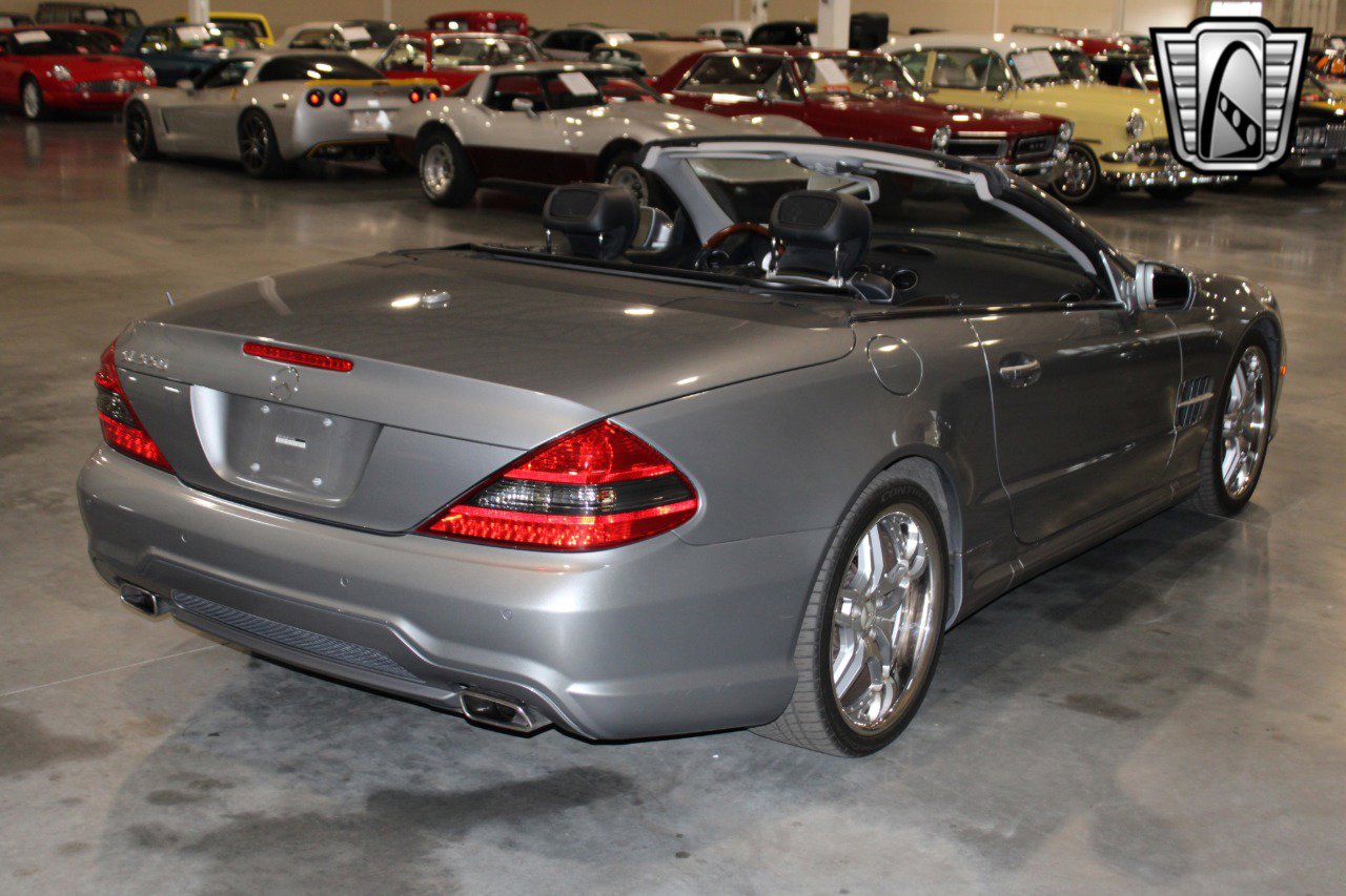 Used 2011 Mercedes-Benz SL 550 image 5
