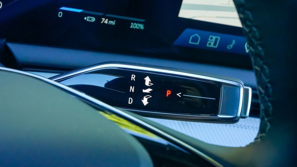 New 2026 Cadillac Optiq Luxury 1 image 25