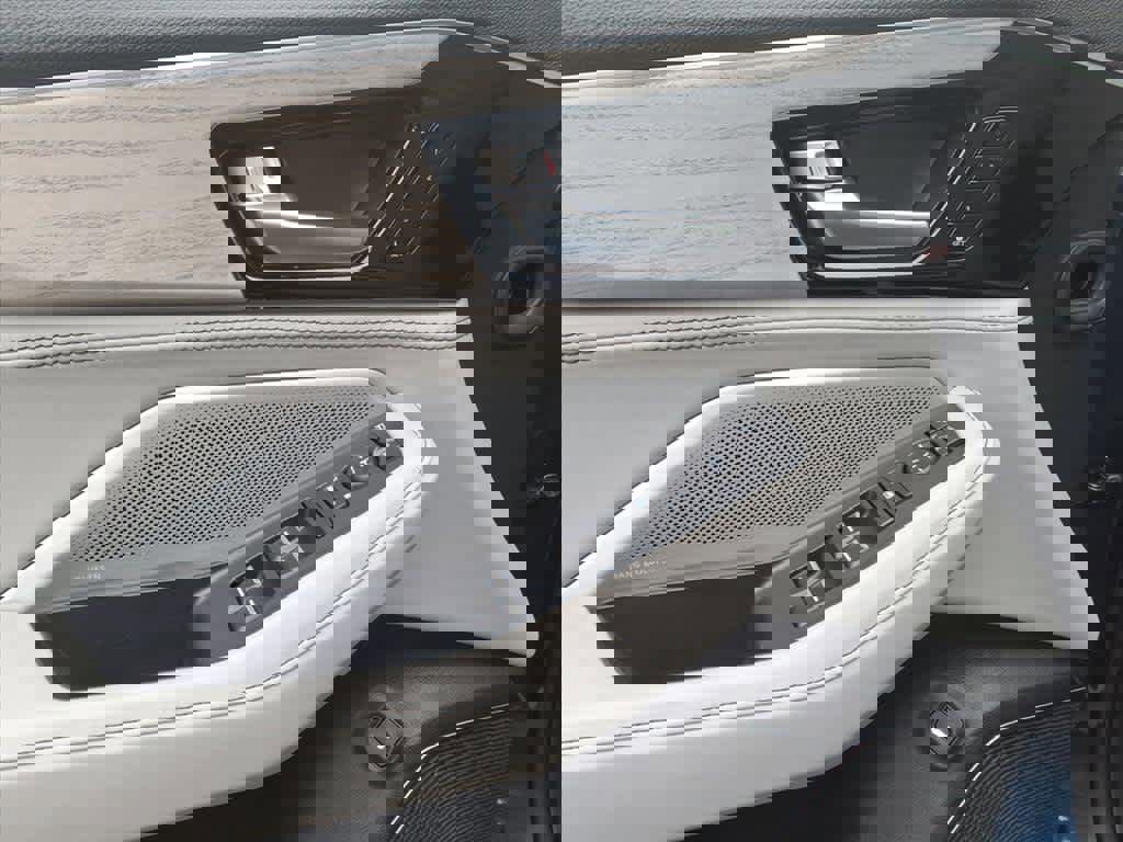 Used 2025 Acura MDX w/Advance Package image 25