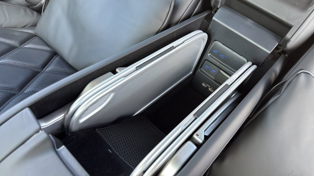 Used 2023 Mercedes-Benz Maybach S 580 4MATIC image 38