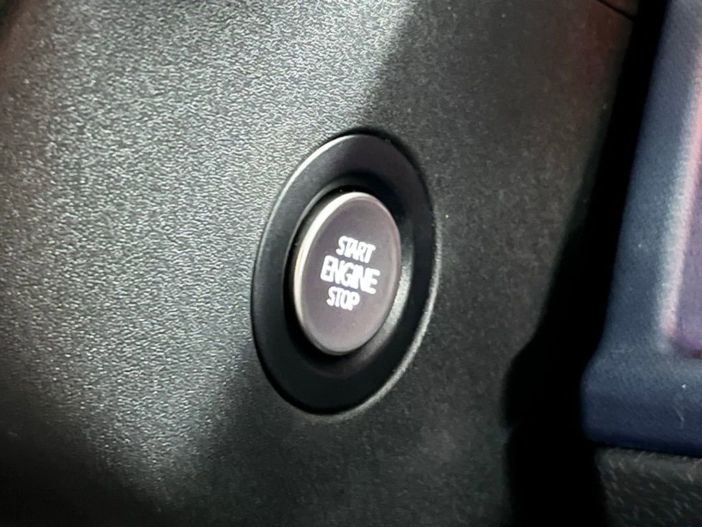 New 2025 Volkswagen ID. Buzz Pro S Plus image 17