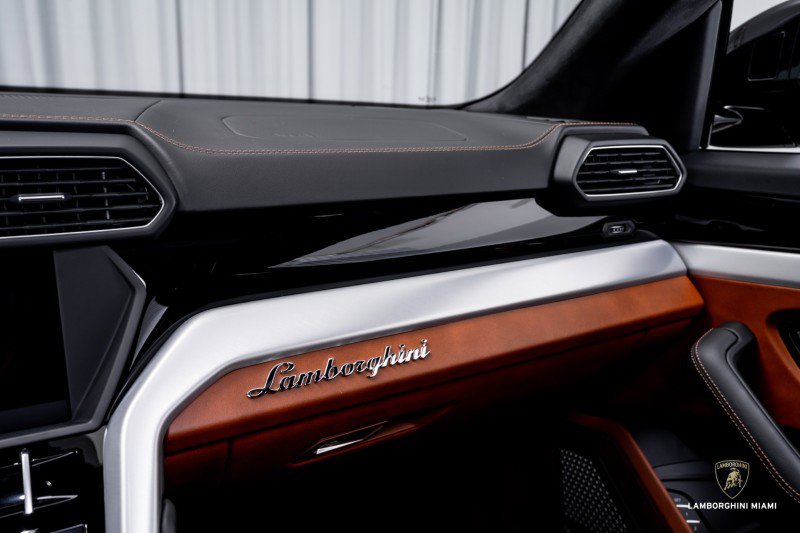 Used 2019 Lamborghini Urus image 28