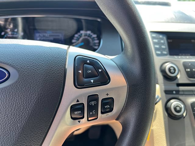 Used 2016 Ford Taurus SE FWD image 16