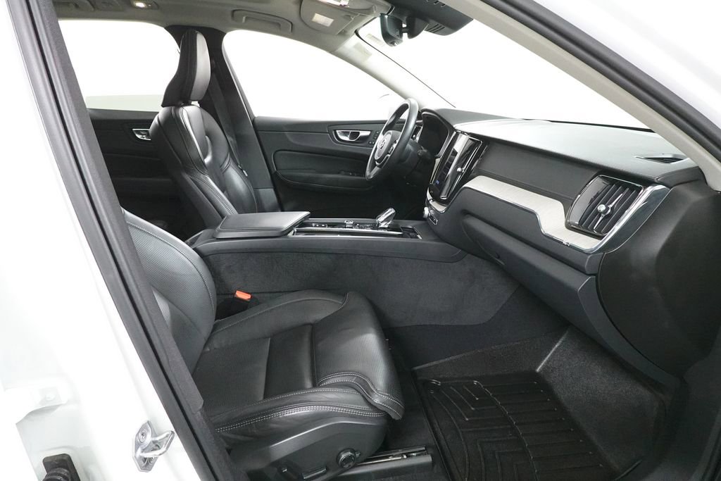 Used 2022 Volvo XC60 T8 Inscription w/ Advanced Package image 33