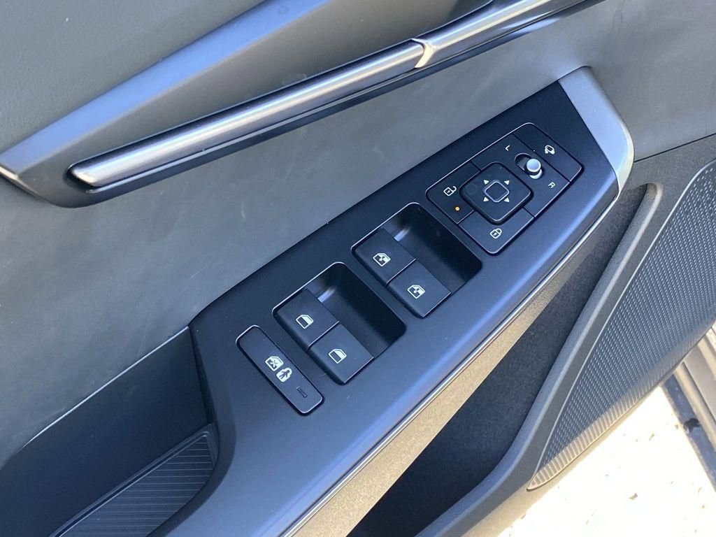New 2025 Kia EV6 Light w/ Light LR Technology Package image 11