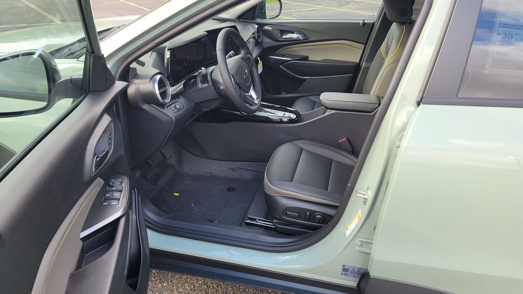 New 2026 Chevrolet Trax ACTIV w/ Driver Confidence Package FWD image 18