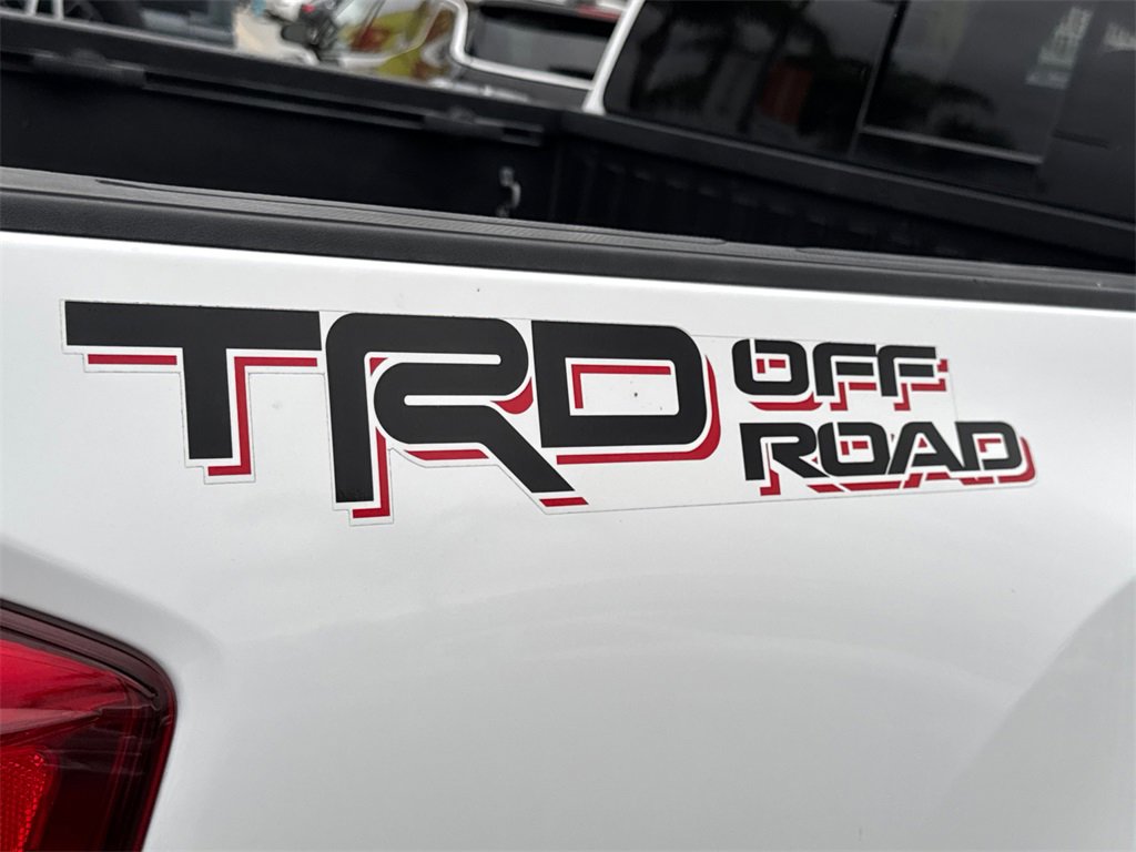 Used 2017 Toyota Tacoma TRD Off-Road image 10