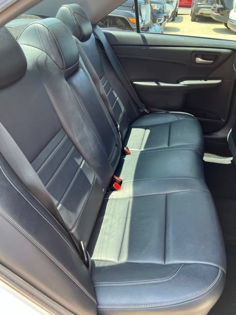 Used 2015 Toyota Camry XLE w/ Advanced Technology Package FWD image 12