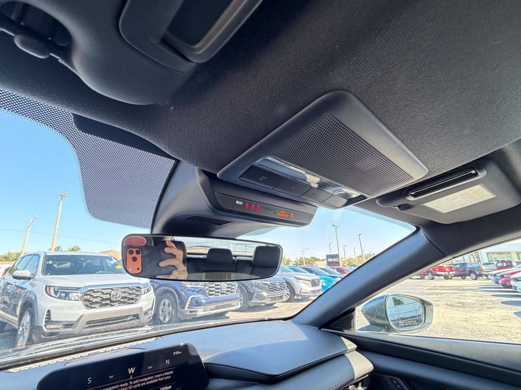 Used 2023 MAZDA MAZDA3 s FWD image 30