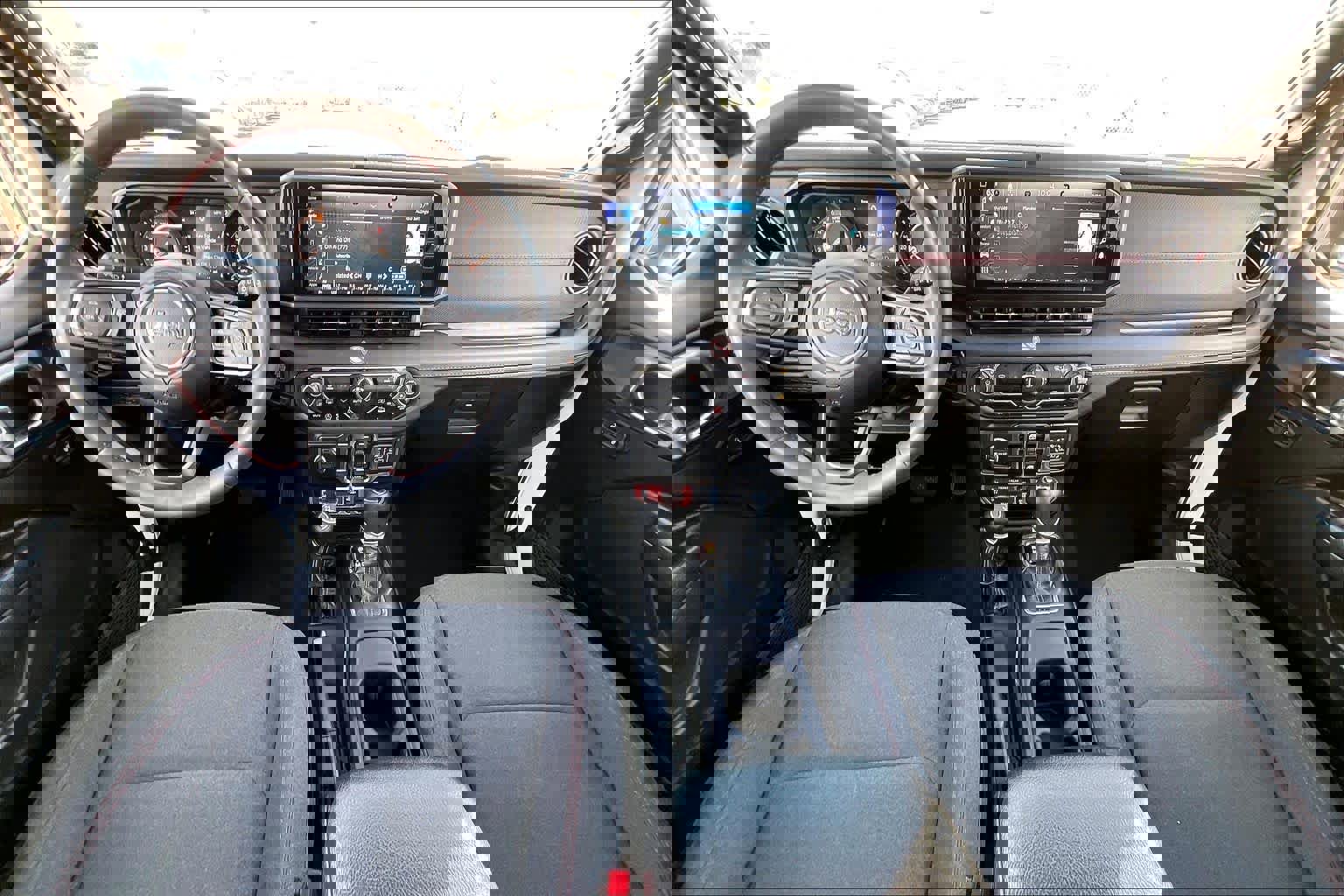 Used 2024 Jeep Wrangler Unlimited Rubicon image 13