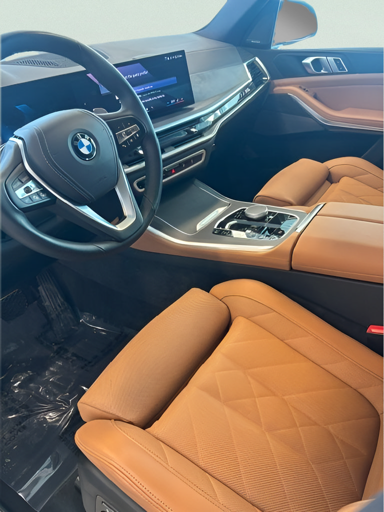 Used 2025 BMW X5 xDrive40i w/ Premium Package AWD/4WD image 7