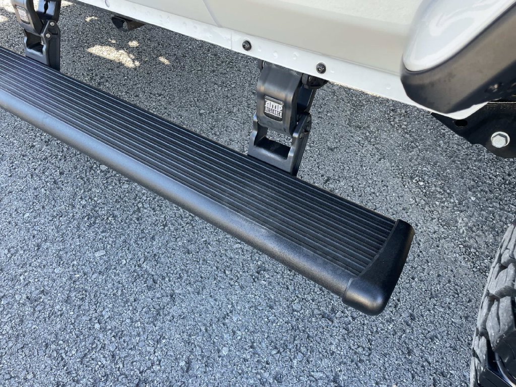 Used 2024 Jeep Wrangler Unlimited Rubicon AWD/4WD image 14