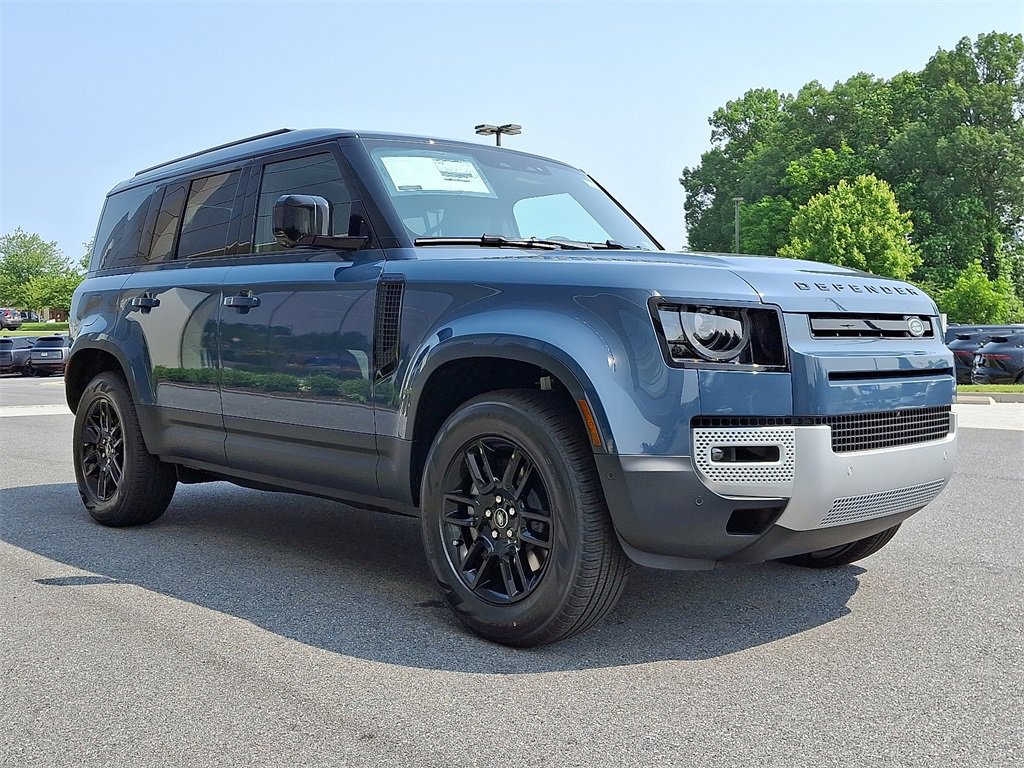 Used 2025 Land Rover Defender 110 S image 4