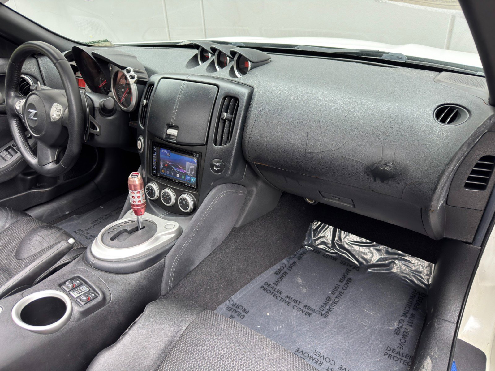 Used 2010 Nissan 370Z Touring RWD image 13