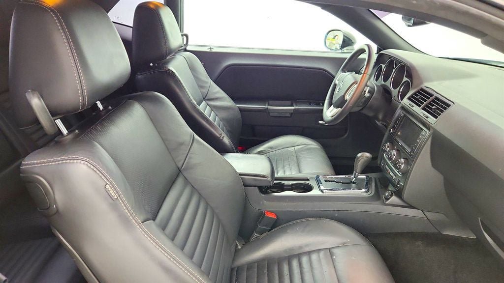 Used 2013 Dodge Challenger SXT RWD image 23