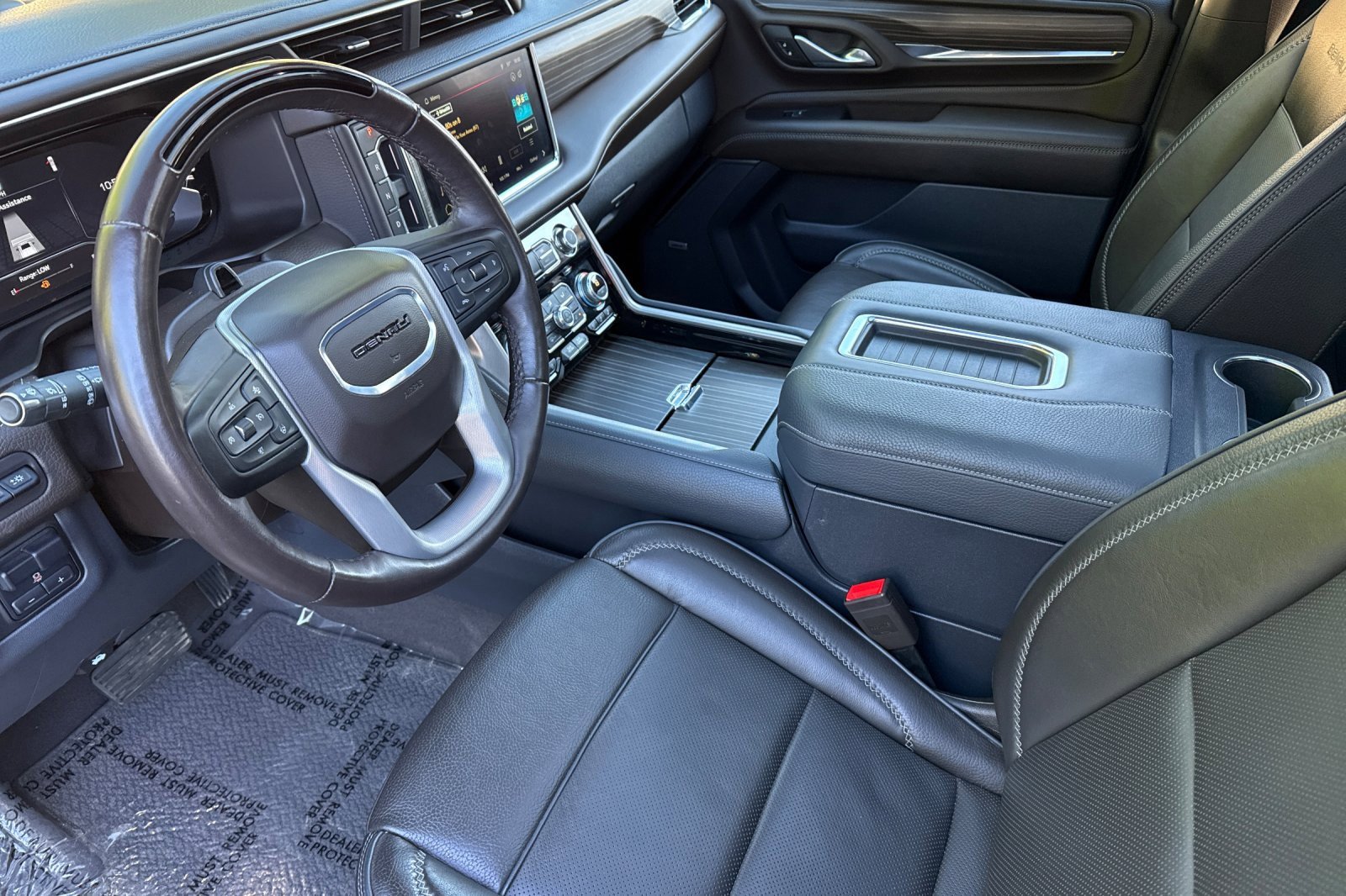 Used 2024 GMC Yukon XL Denali w/ Denali Reserve Package image 11