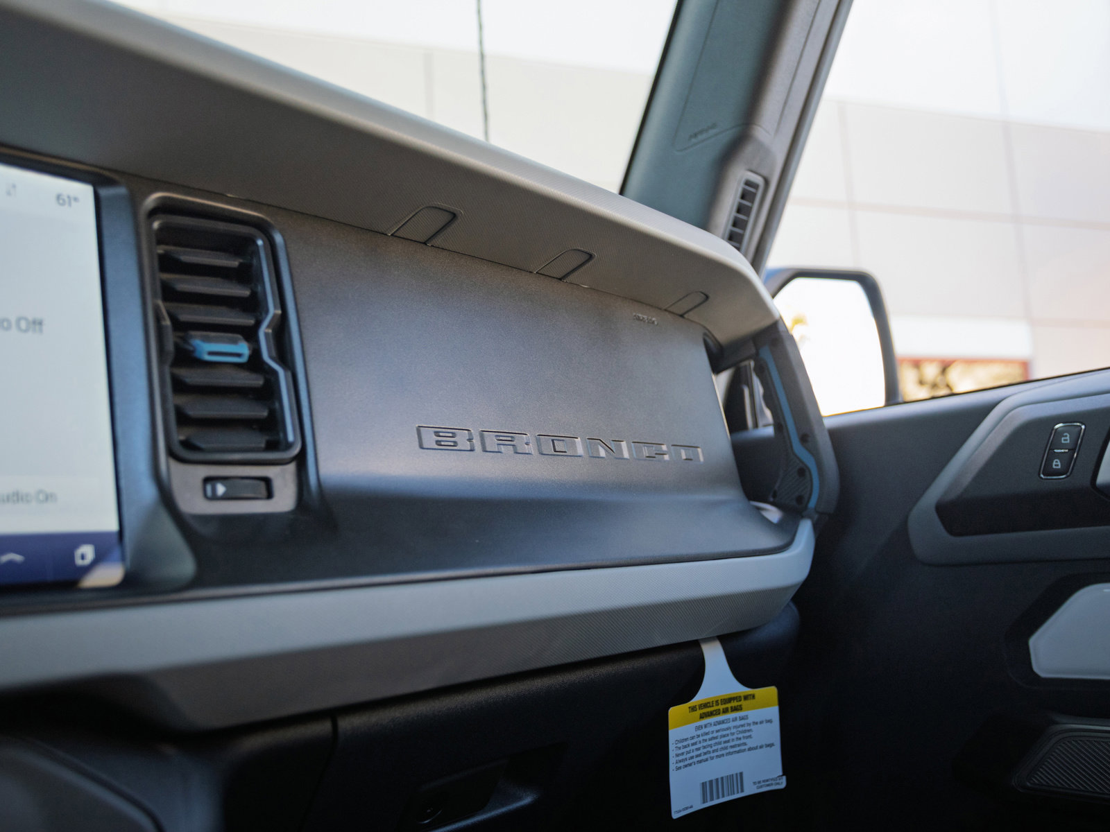 Used 2023 Ford Bronco Badlands w/ Sasquatch Package image 32