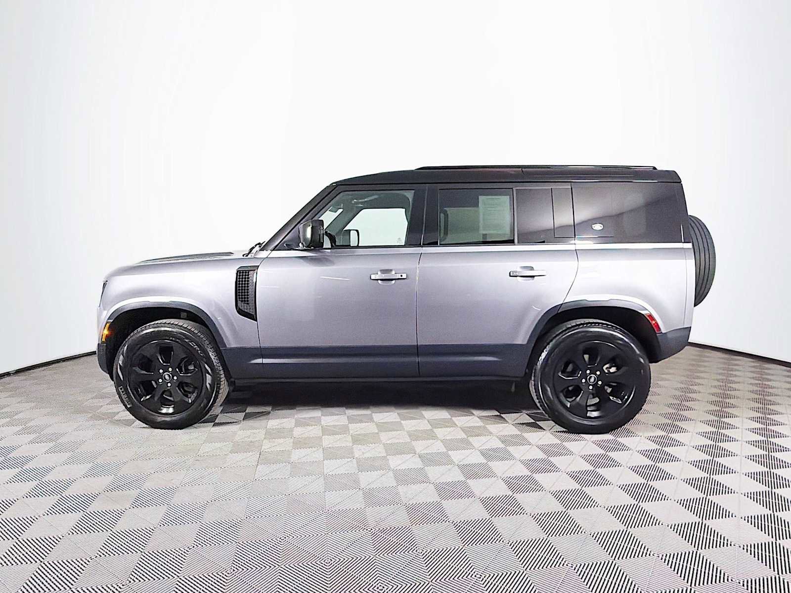 Used 2022 Land Rover Defender 110 S AWD/4WD image 8