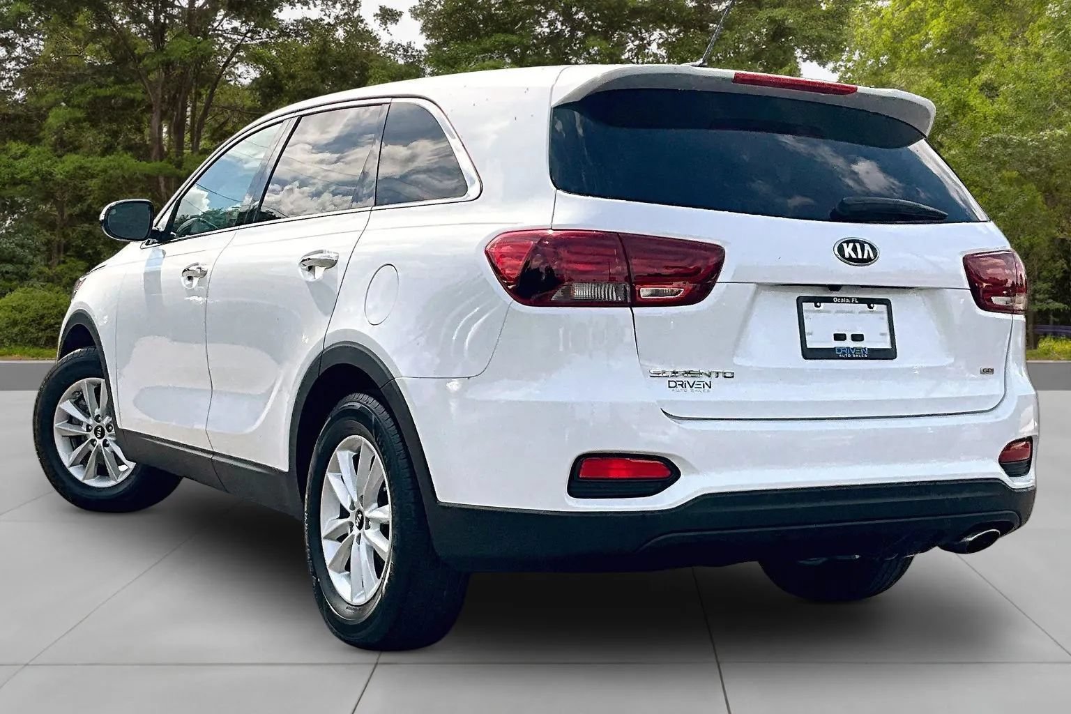 Used 2020 Kia Sorento LX FWD image 12