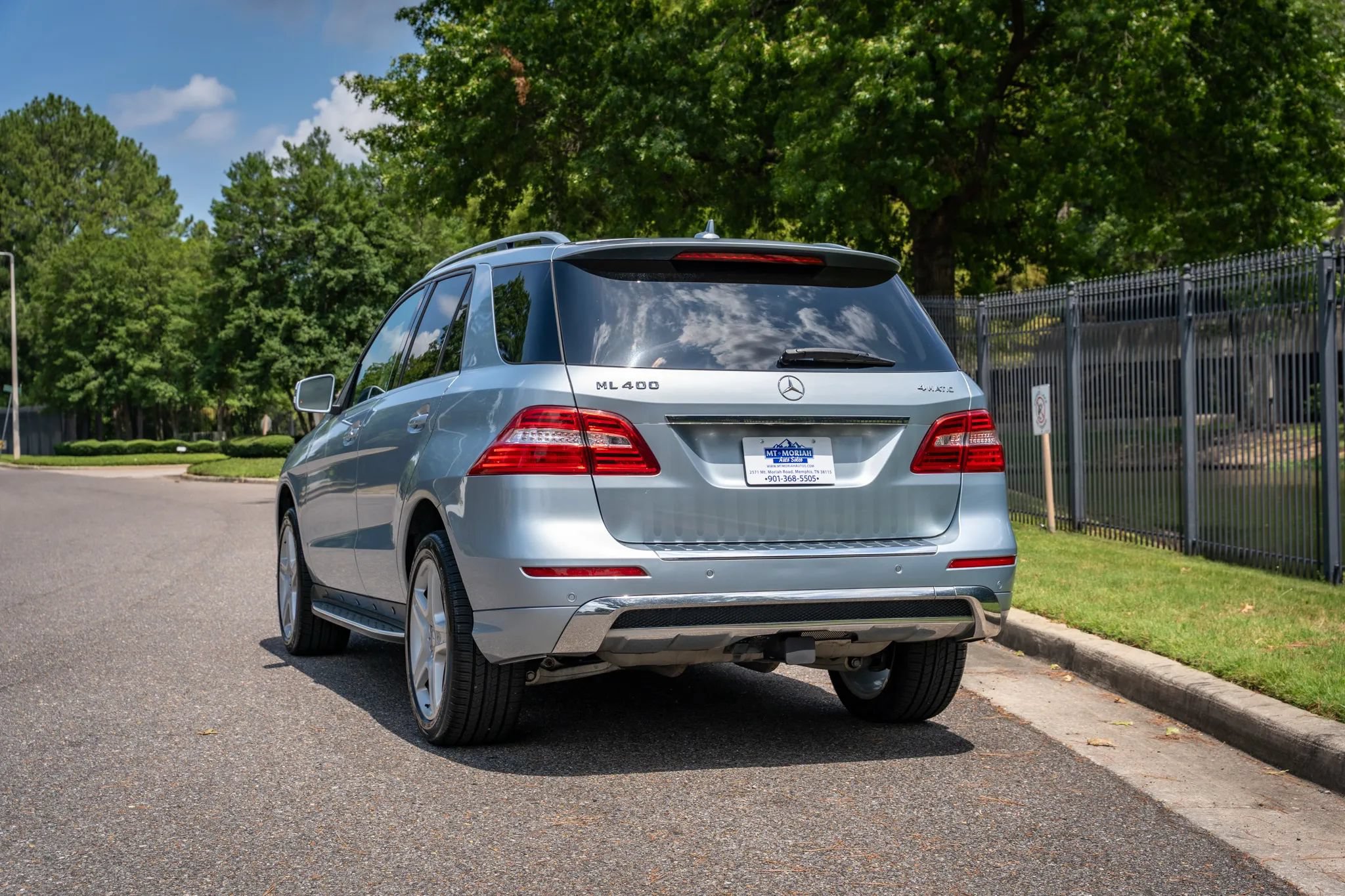 Used 2015 Mercedes-Benz ML 400 4MATIC w/ Lighting Package image 7