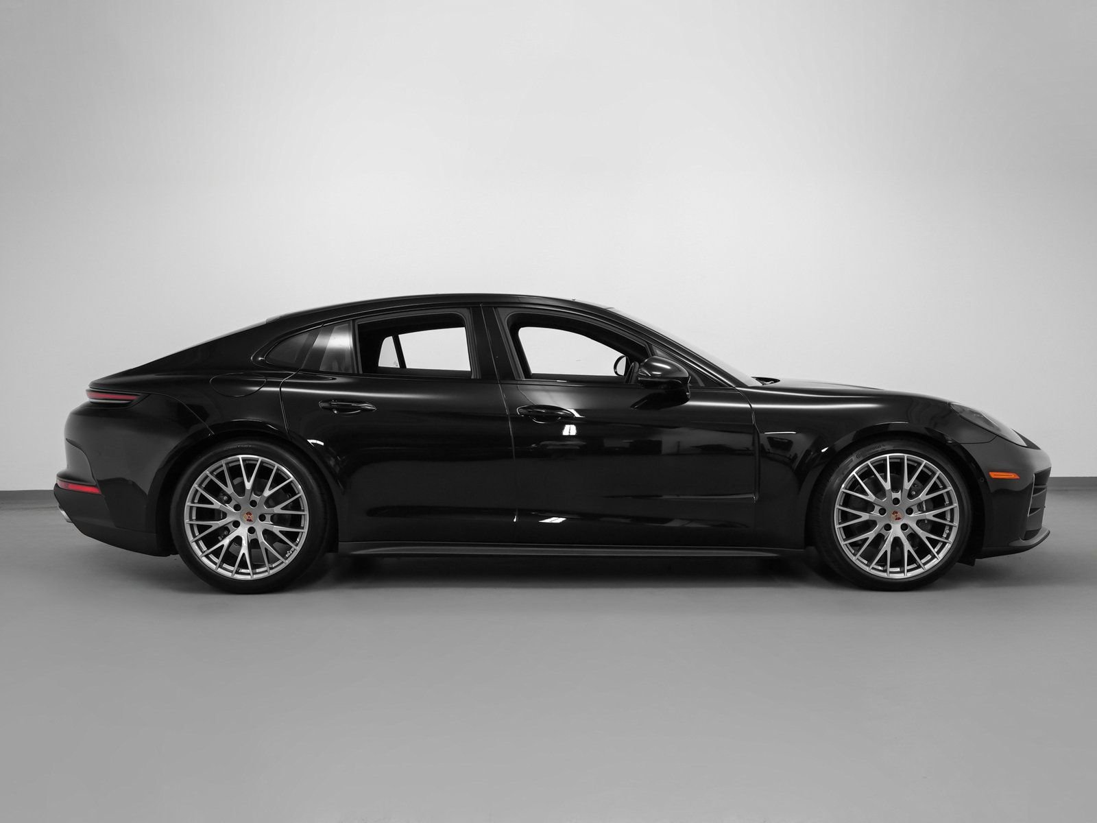 Certified 2025 Porsche Panamera 4 AWD/4WD image 13