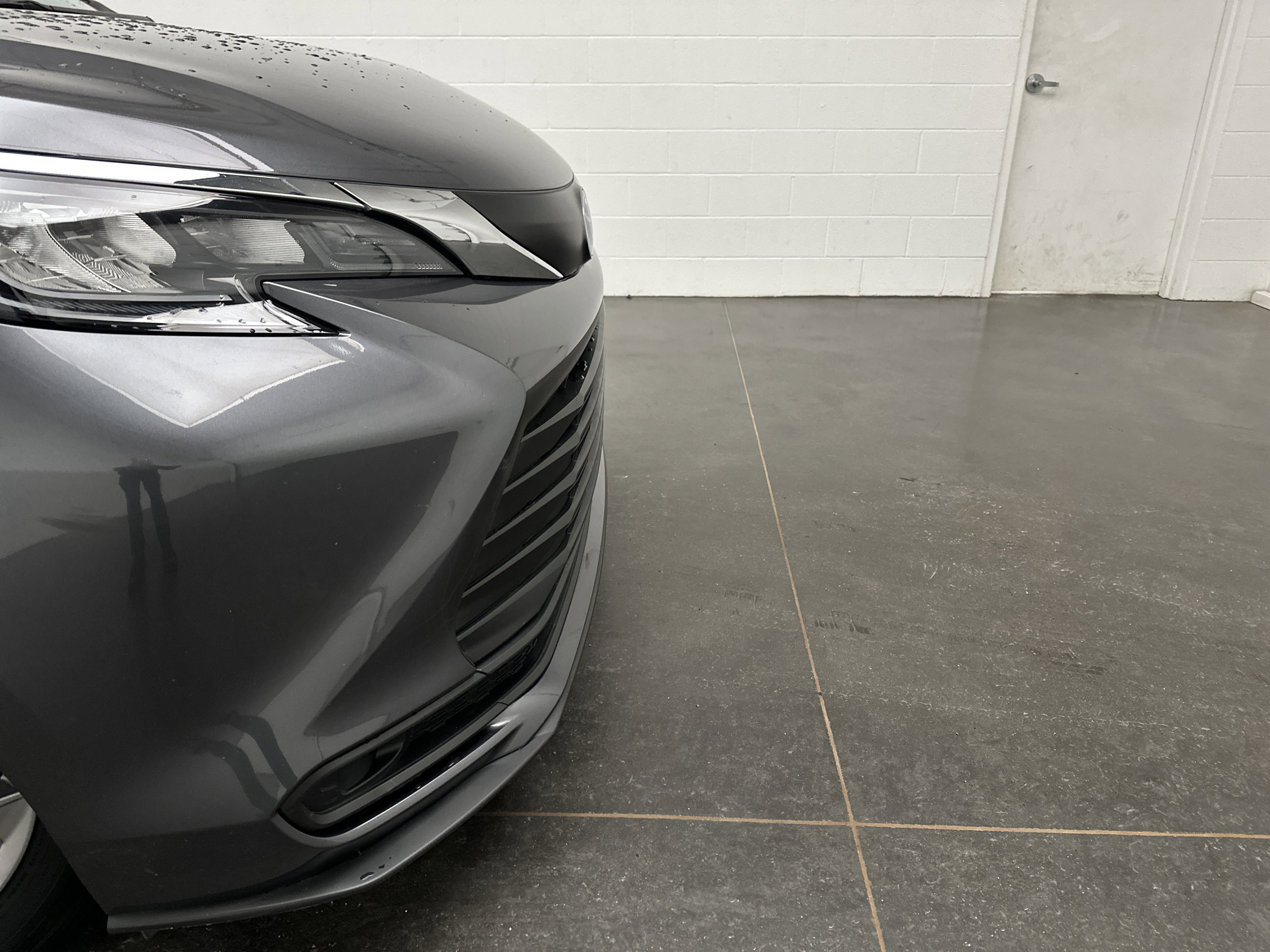 Used 2025 Toyota Sienna LE image 2