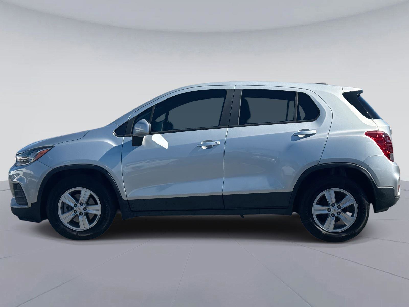 Used 2021 Chevrolet Trax LS w/ Tint and Cruise Package image 6