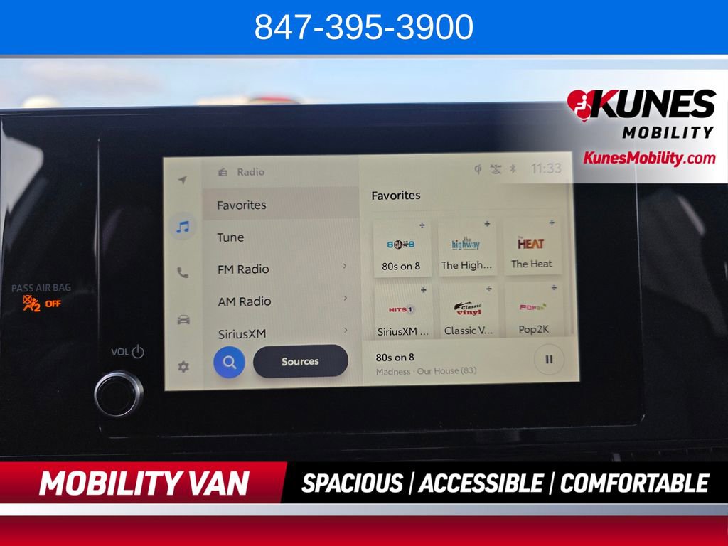 Used 2026 Toyota Sienna LE FWD image 51