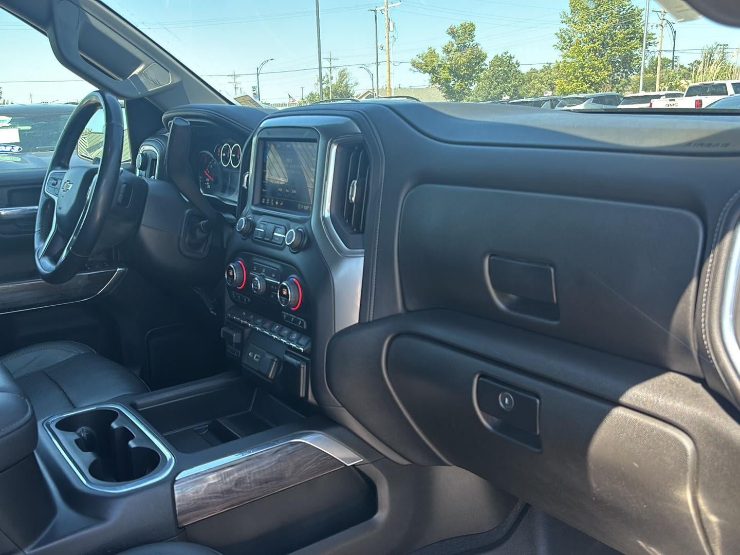 Used 2021 Chevrolet Silverado 1500 LTZ AWD/4WD image 25