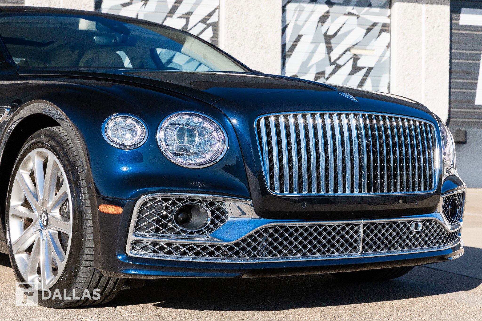 Used 2020 Bentley Flying Spur W12 image 2