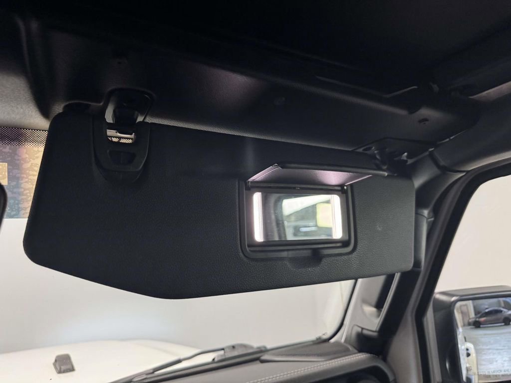 Used 2020 Jeep Wrangler Unlimited Sahara image 27